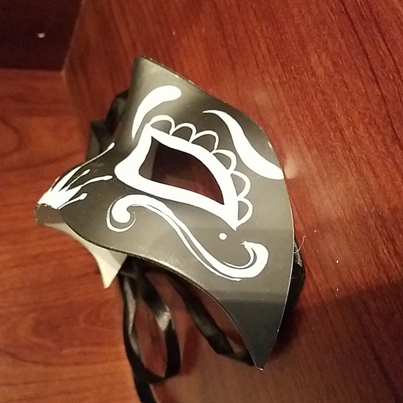 Day of the death grimace - Picture 2 of 2